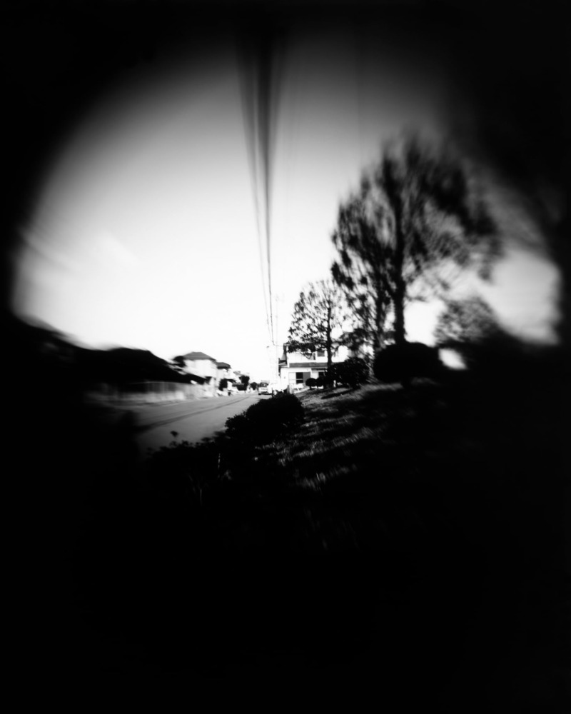 Monologue of the Light：速度規制の看板に穿たれた穴から  埼玉